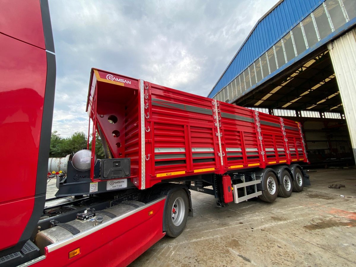 Trailer and Tipper