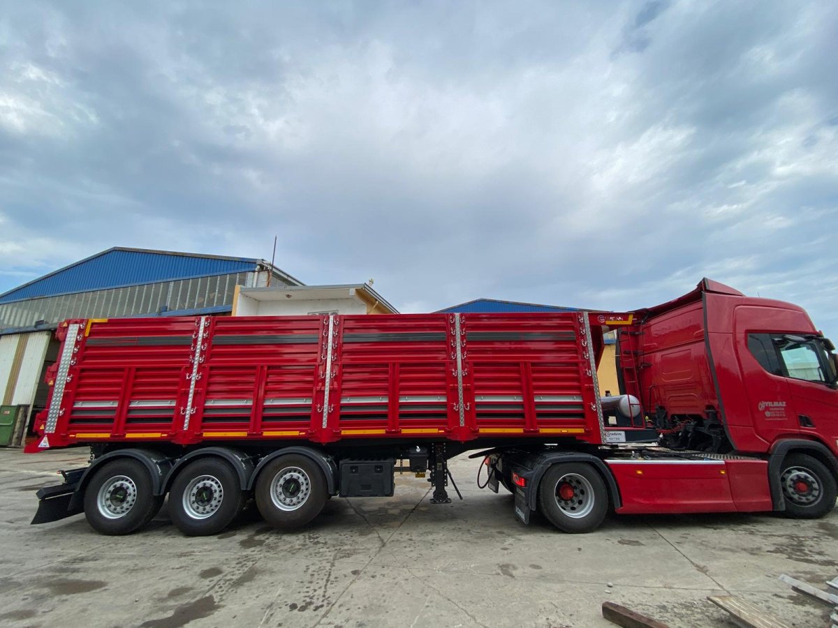 Trailer and Tipper