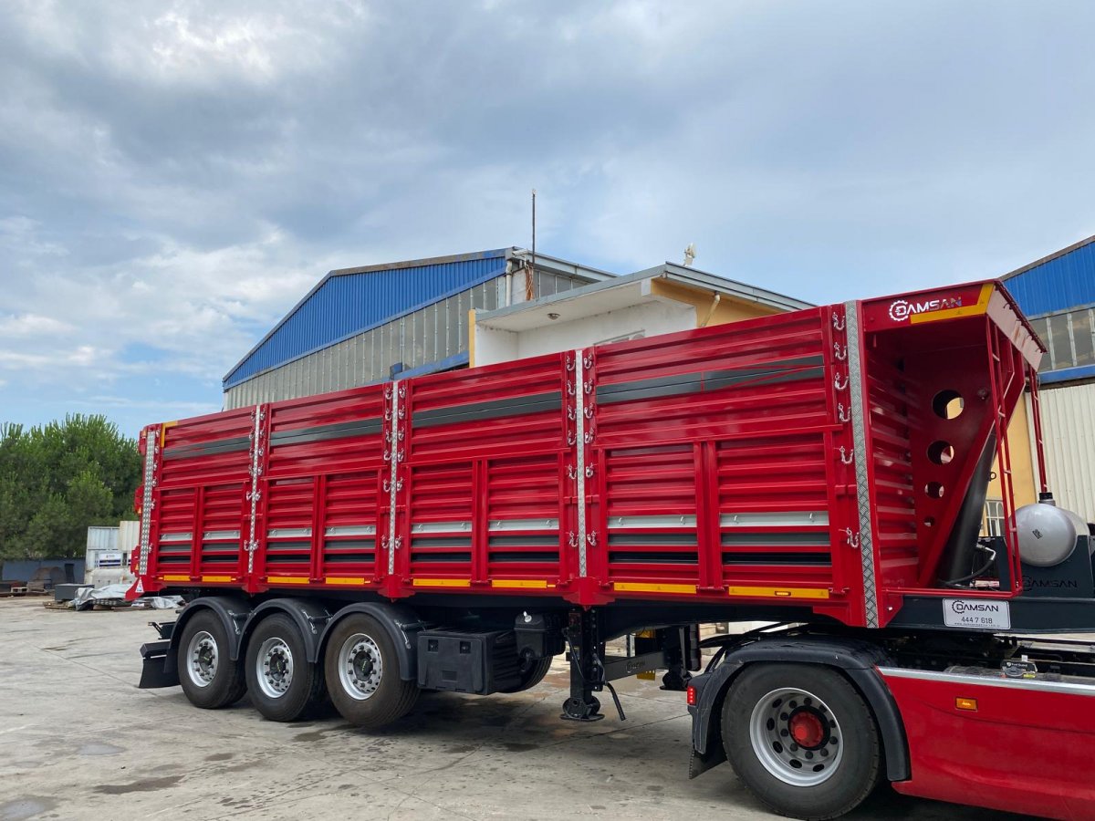 Trailer and Tipper